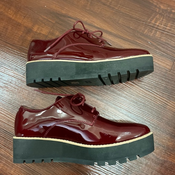 Leather Shoes - Picture 2 of 6